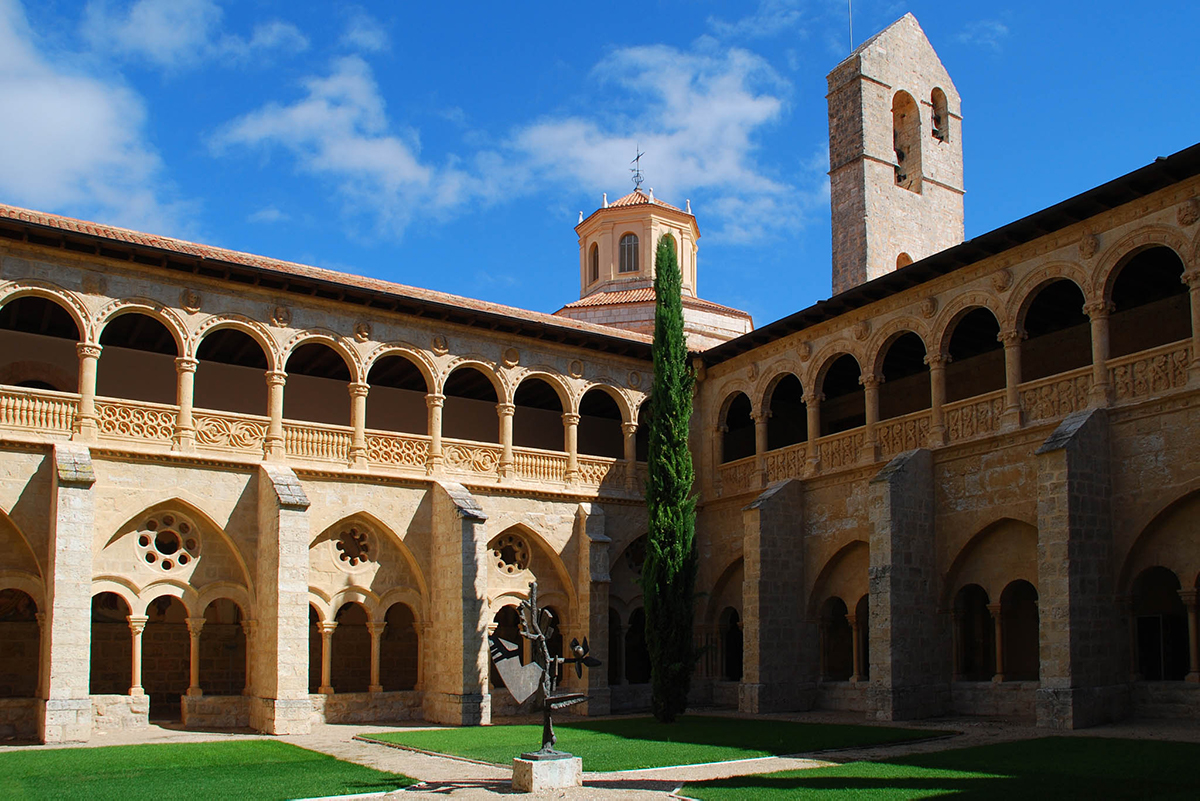 Claustro del Monasterio de Santa María de Valbuena, en Valladolid