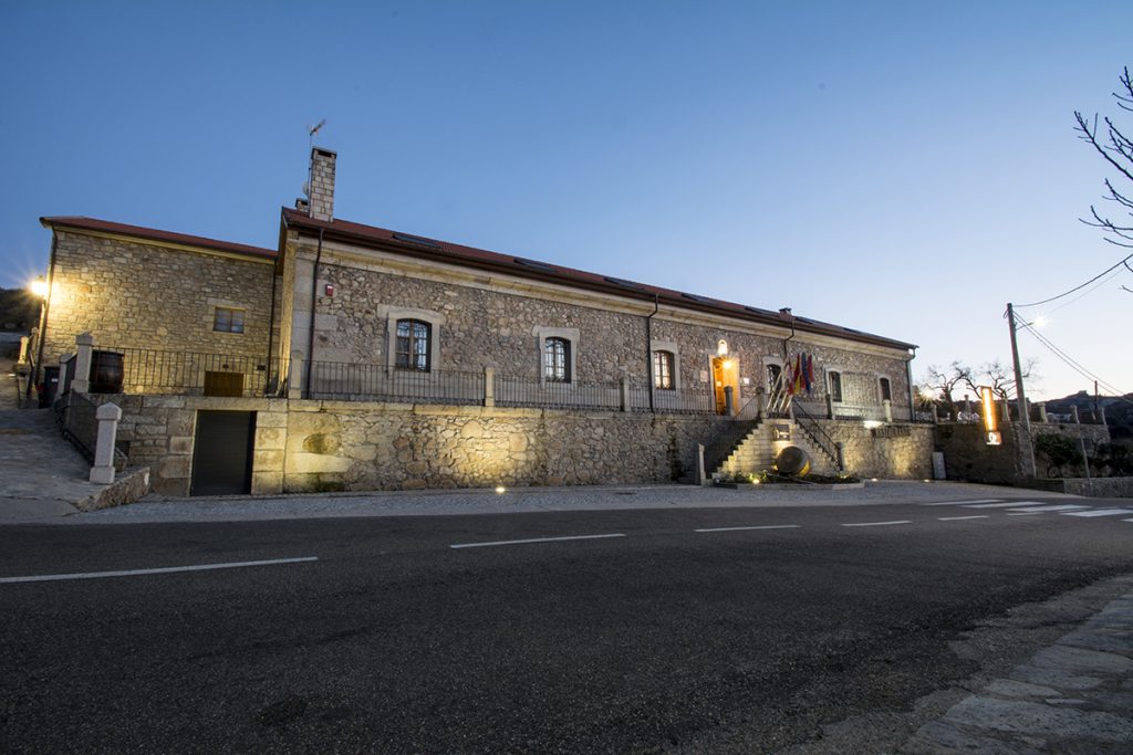 Fachada de Posada Doña Urraca, en Fermoselle, Zamora