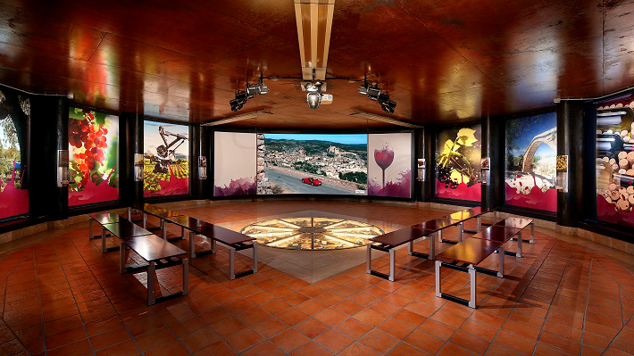 Sala multimedia en El Espacio del Vino del Somontano, Barbastro, Huesca