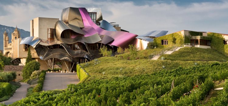 Los 10 mejores hoteles bodega de España que no te puedes perder Fachada Hotel Marqués de Riscal, Elciego