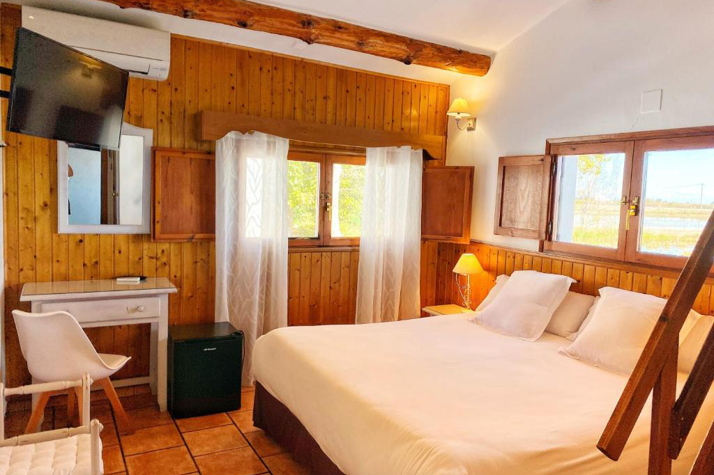 Interior de habitación del Delta Hotel, en Deltebre, Tarragona