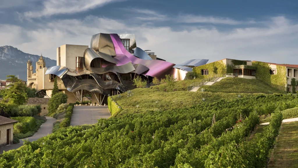 Fachada hotel Marqués de Riscal en Elciego, Rioja Alavesa