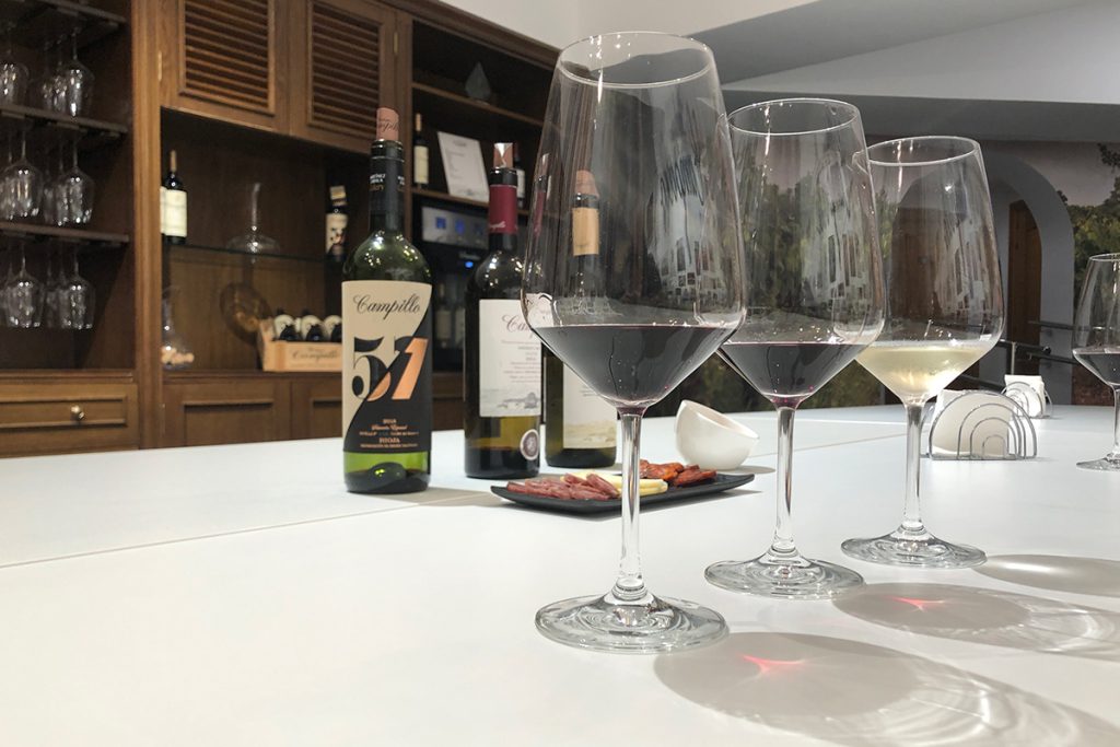 Cata de vinos en bodega