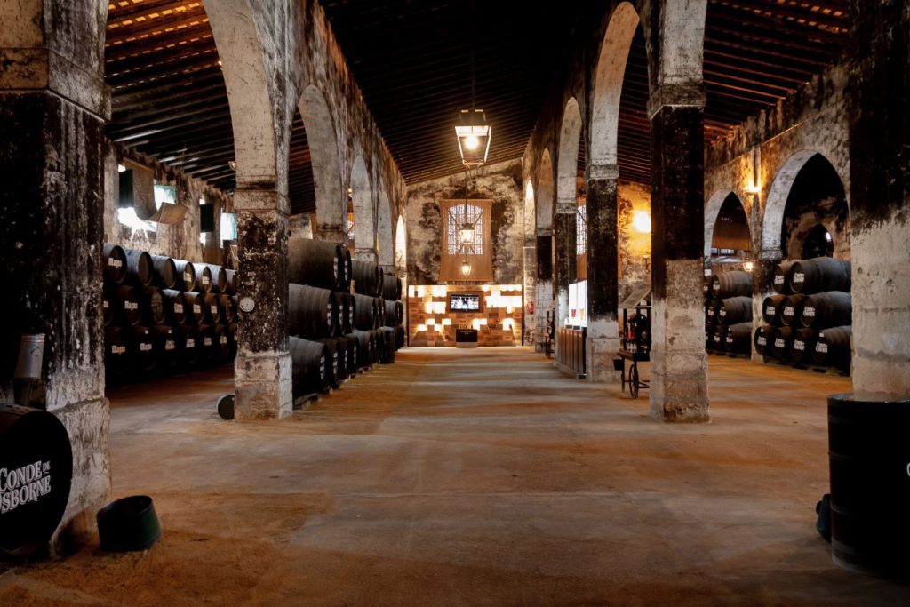 Interior de bodegas Osborne, en El Puerto de Santa María, Cádiz