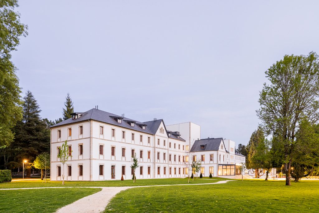 Fachada Gran hotel balneario de Guitiriz, en Lugo