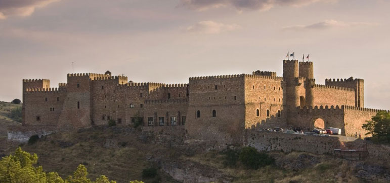 Vista exterior del Parador de Turismo de Sigüenza, Guadalajara