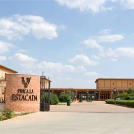 Entrada Complejo enoturístico Finca La Estacada