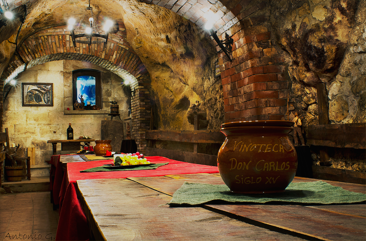 Interior bodega histórica Don Carlos, Aranda de Duero