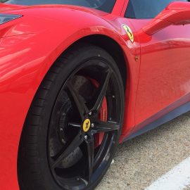 Conduce un Ferrari y disfruta de un regalo con mucha adrenalina Conducir un superdeportivo Ferrari