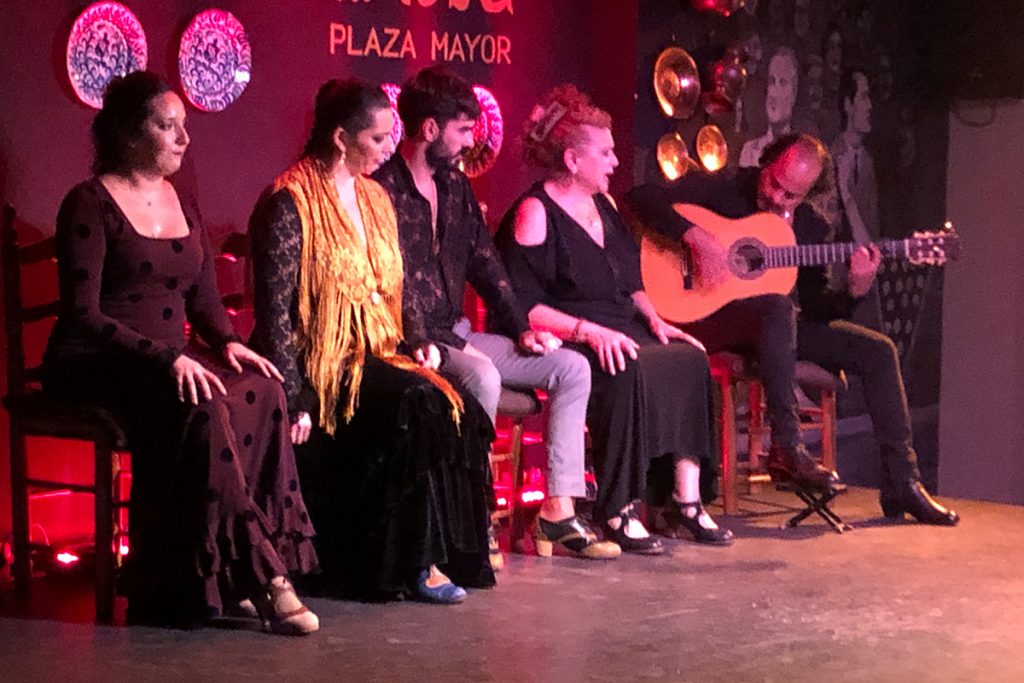 Artistas de espectáculo en tablao flamenco de Madrid