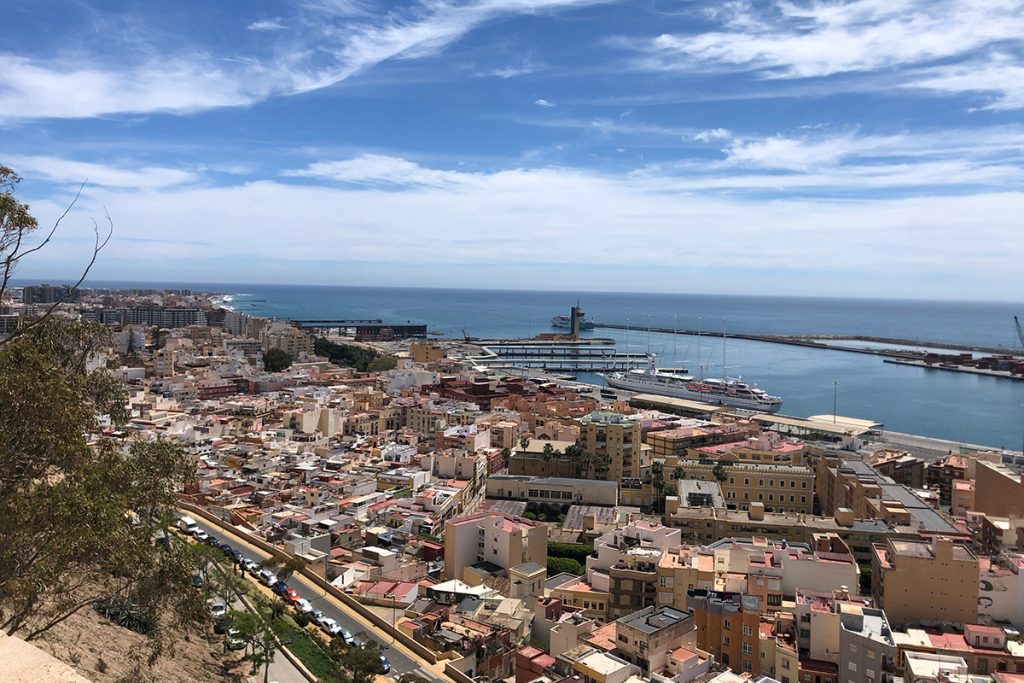Vista panorámica de la ciudad de Almería desde la Alcazaba