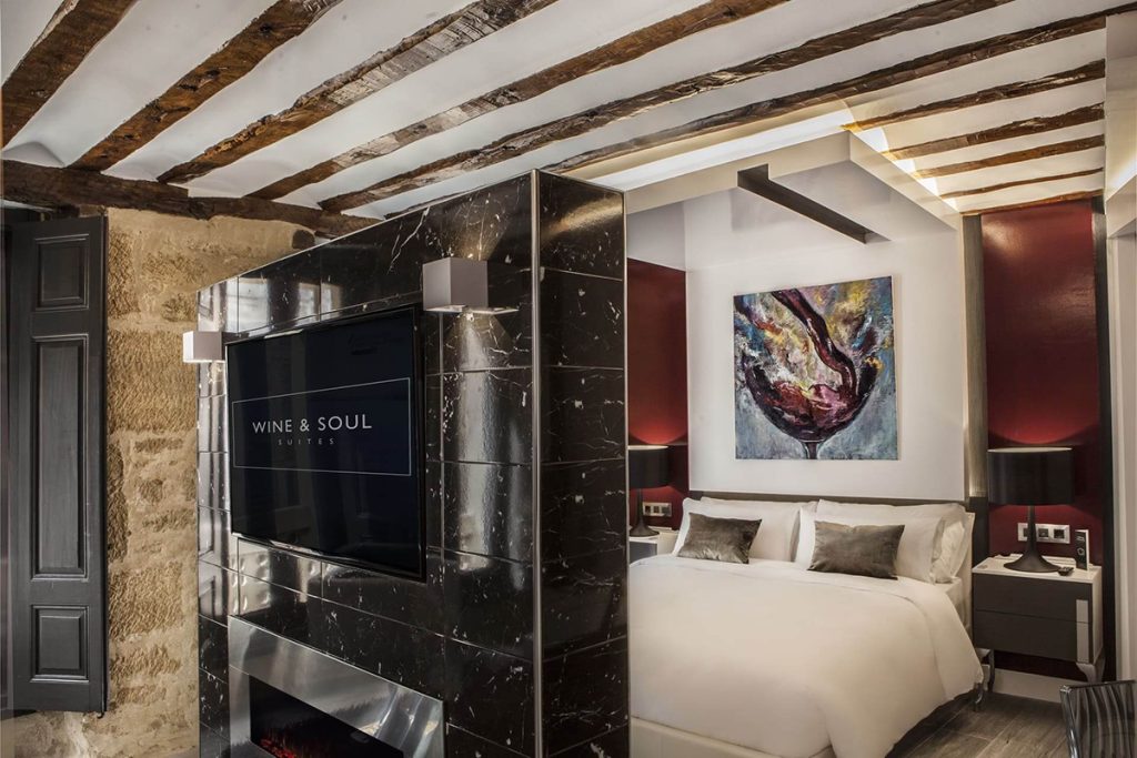 Dormitorio de Wine & Soul Suites, en Haro, La Rioja