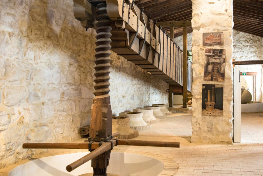 Prensa de almazara tradicional de aceite de Jaén